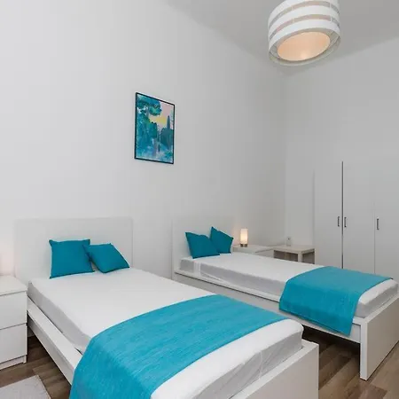 Apartment Tango