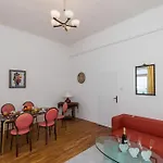 Tango Apartman *